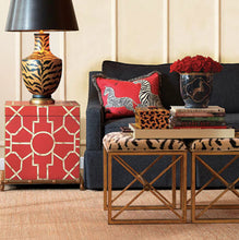 Load image into Gallery viewer, Medallion Gold Le Tigre Natural Single Bench