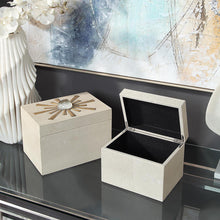 Load image into Gallery viewer, Illume Box - Small
