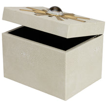 Load image into Gallery viewer, Illume Box - Small
