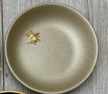 Load image into Gallery viewer, Gold Accent dish with gold bee
