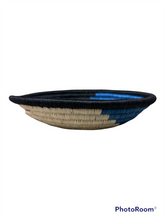 Load image into Gallery viewer, Rwandan Sisal Fiber Bowl- Medium
