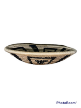 Load image into Gallery viewer, Rwandan Sisal Fiber Bowl- Small
